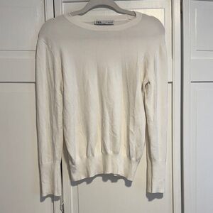 Zara Women's White Crew Neck Sweater